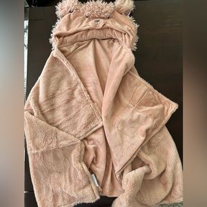 Never Used: Mon Ami Paris Poodle Plush Blanket